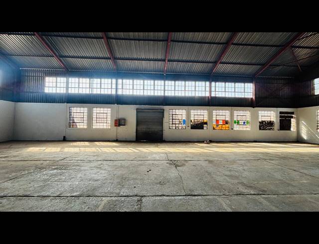 350M² WAREHOUSE TO LET IN ROODEPOORT CENTRAL